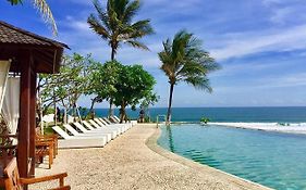 Queen Of The South Beach Kretek 3*